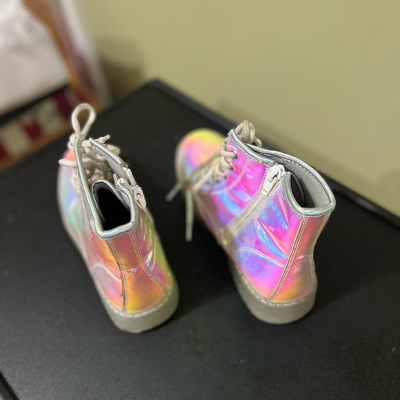 Chrome holographic boots size 3 y - Picture 2 of 3